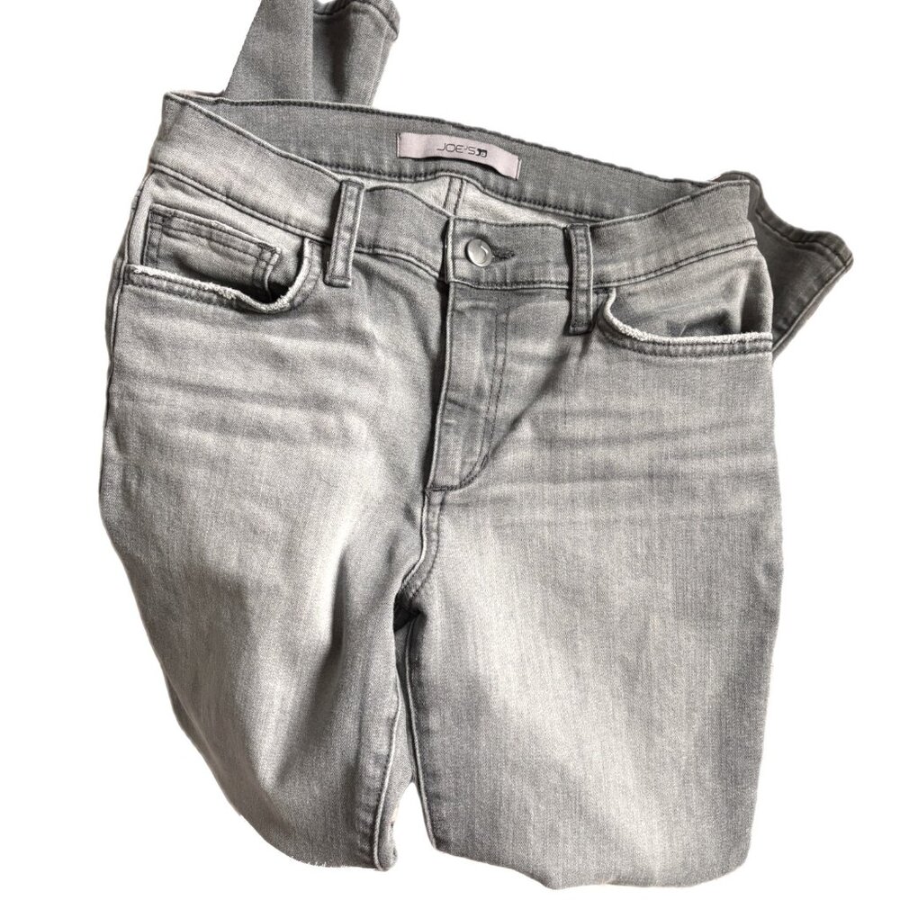 Comfortable!! Joe's Jeans Distressed Gray Skinny Jeans with stretch 26